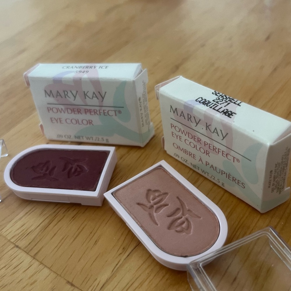 Mary Kay Vintage Seashell Cranberry Ice Cream